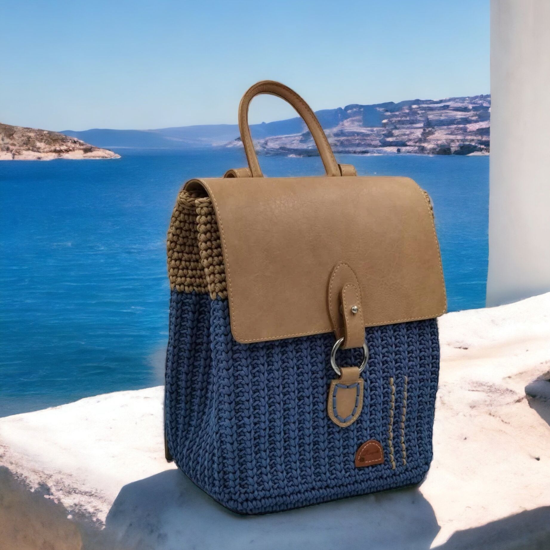 "Φιλαρέτη" μπλε backpack με μπεζ καπάκι