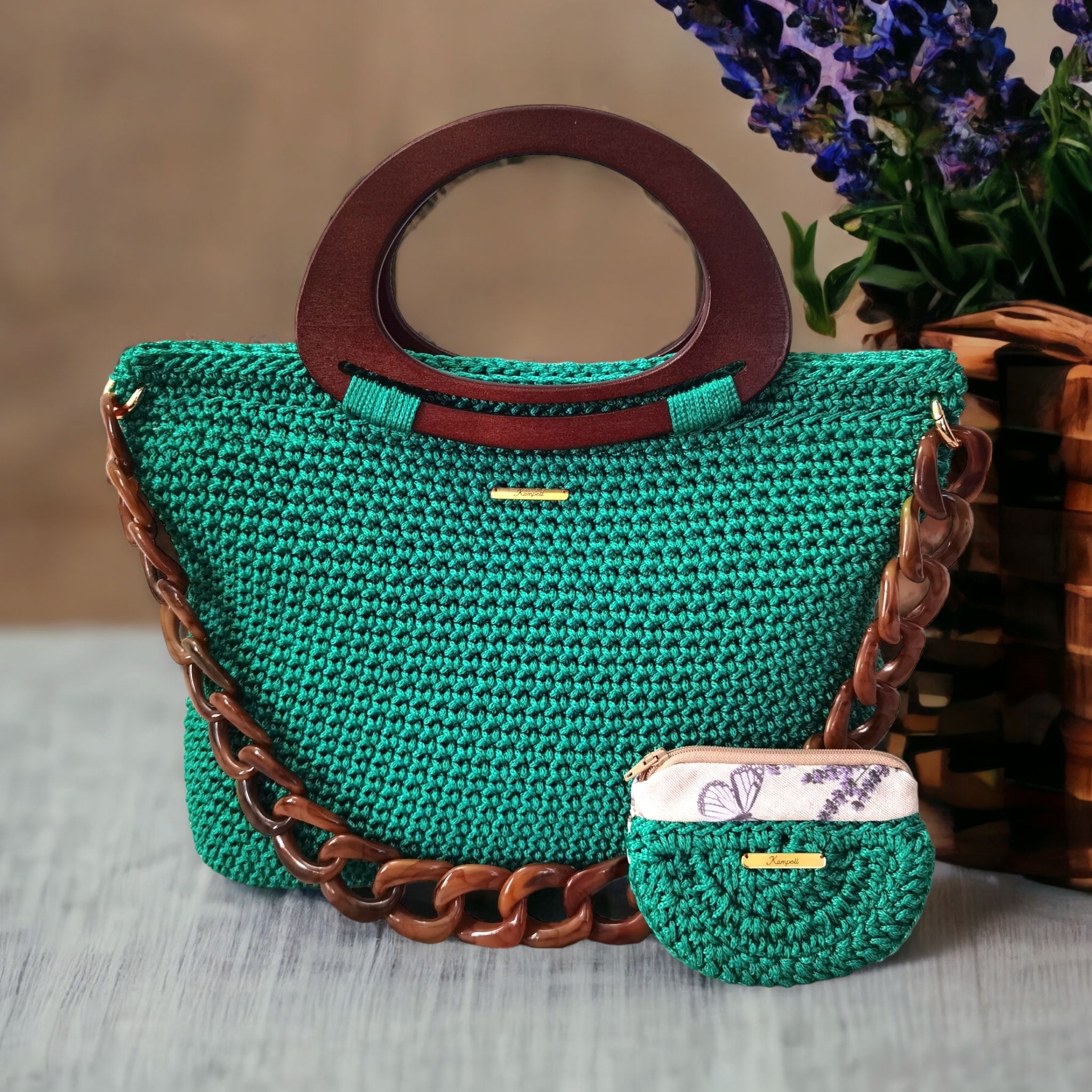 "Emeralda" tote bag σμαραγδί με ξύλινα χεράκια & κοκκάλινη αλυσίδα