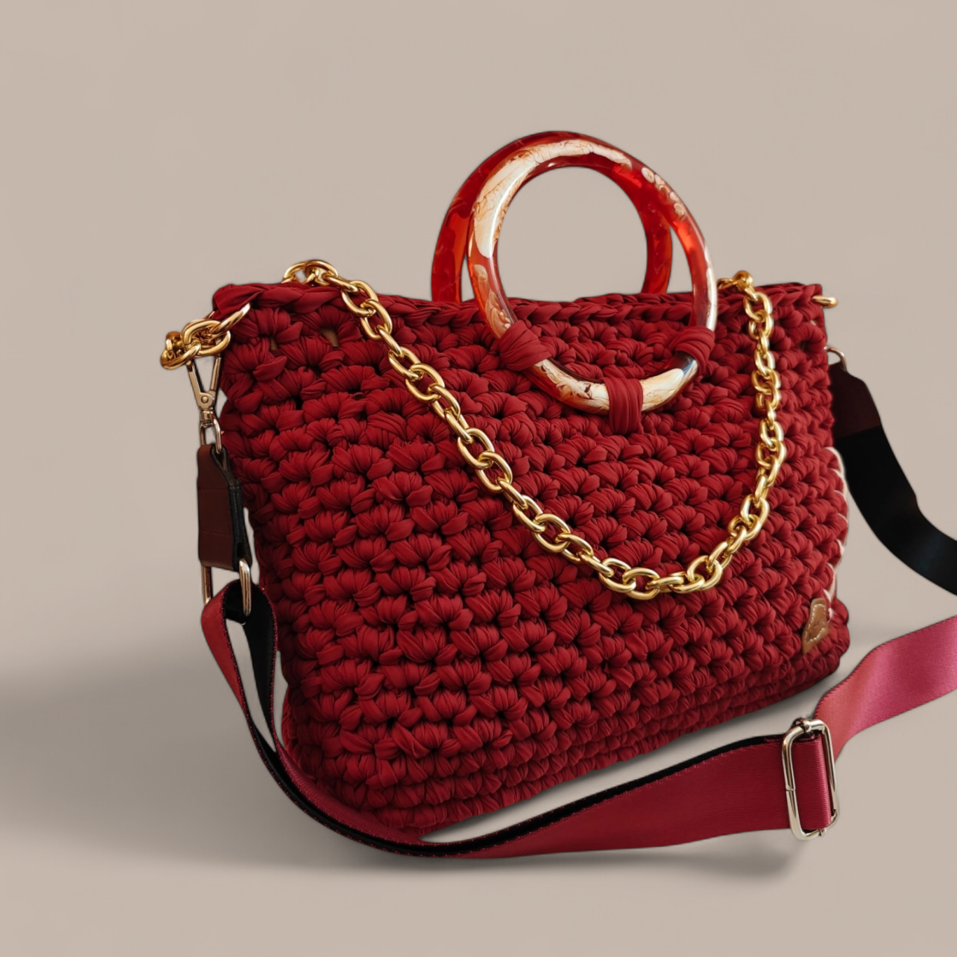 Κόκκινη tote bag με κοκκάλινα χεράκια, αλυσίδα ώμου & ιμάντα