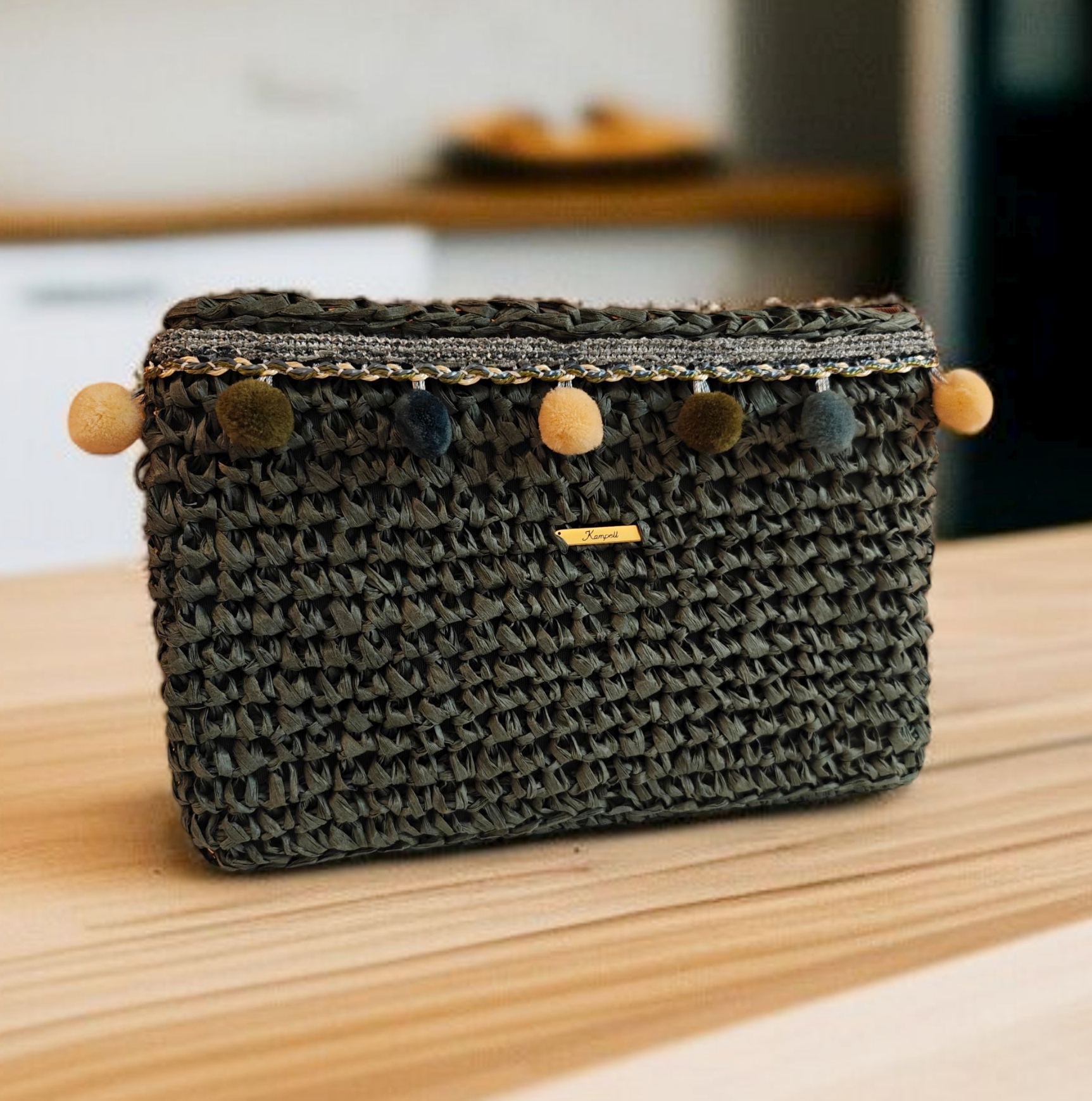 Χακί φάκελος με νήμα raffia & πον πον