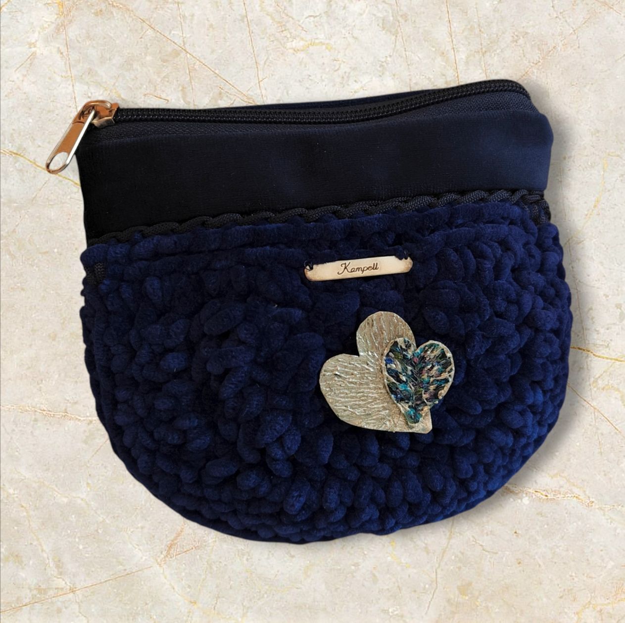 Halfmoon νεσεσέρ βελουτέ μπλε ρουά & αποσπώμενη καρφίτσα