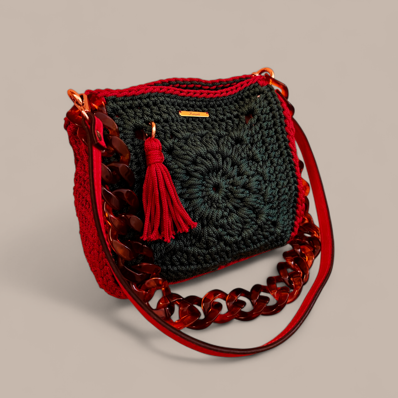 "One granny square" - Πλεκτό τσαντάκι πράσινο κυπαρρισί-κόκκινο