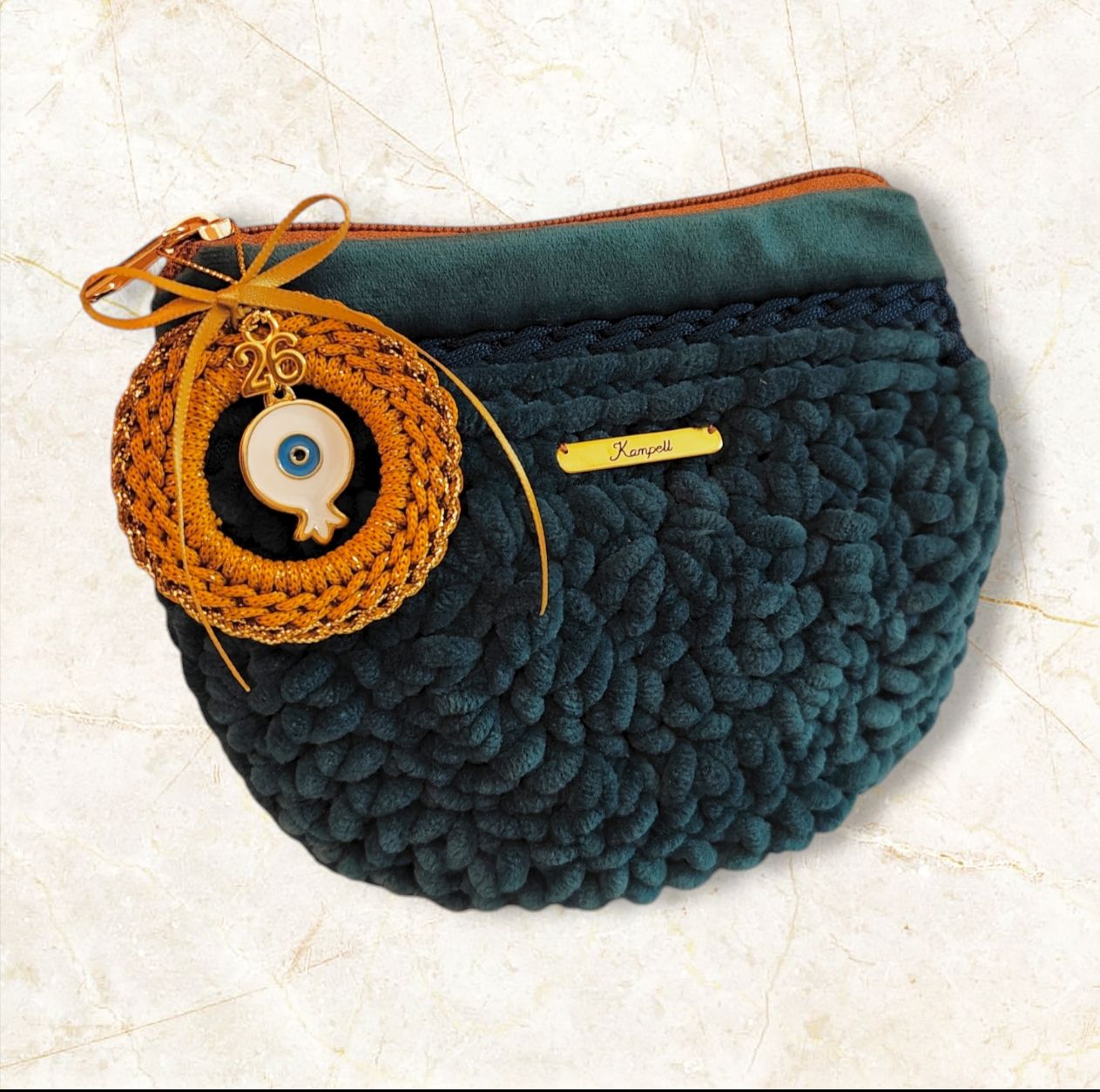 ΣΕΤ: Halfmoon νεσεσέρ βελουτέ πετρολ & Γούρι '26