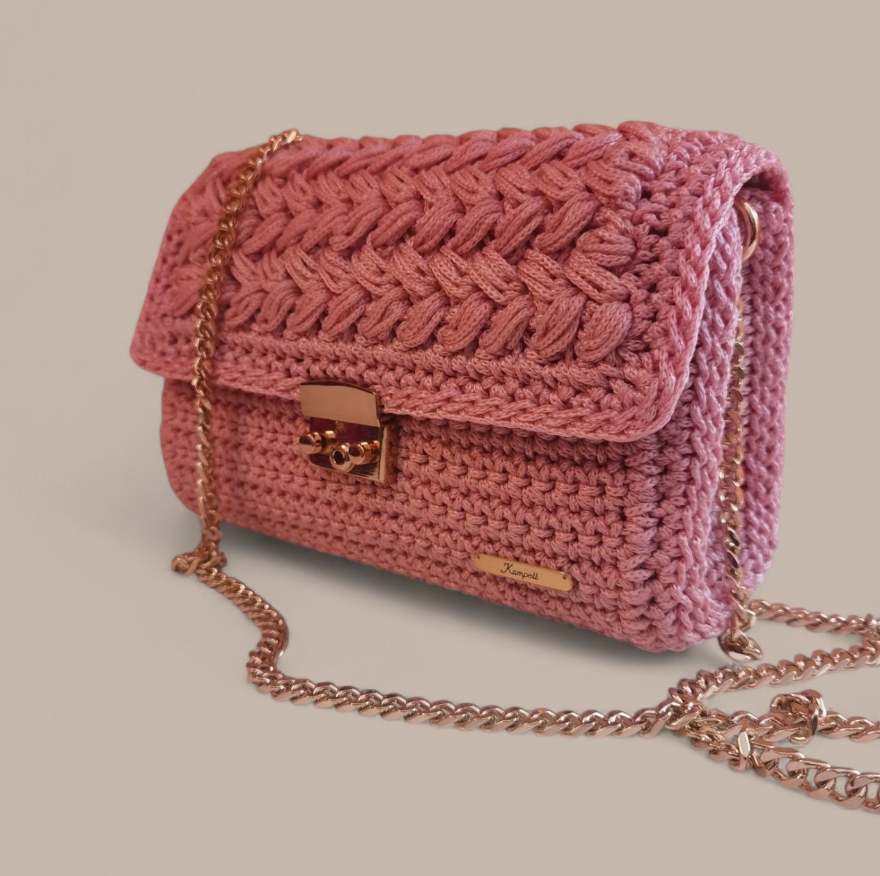 Τσαντάκι ολόπλεκτο puffy ροζ