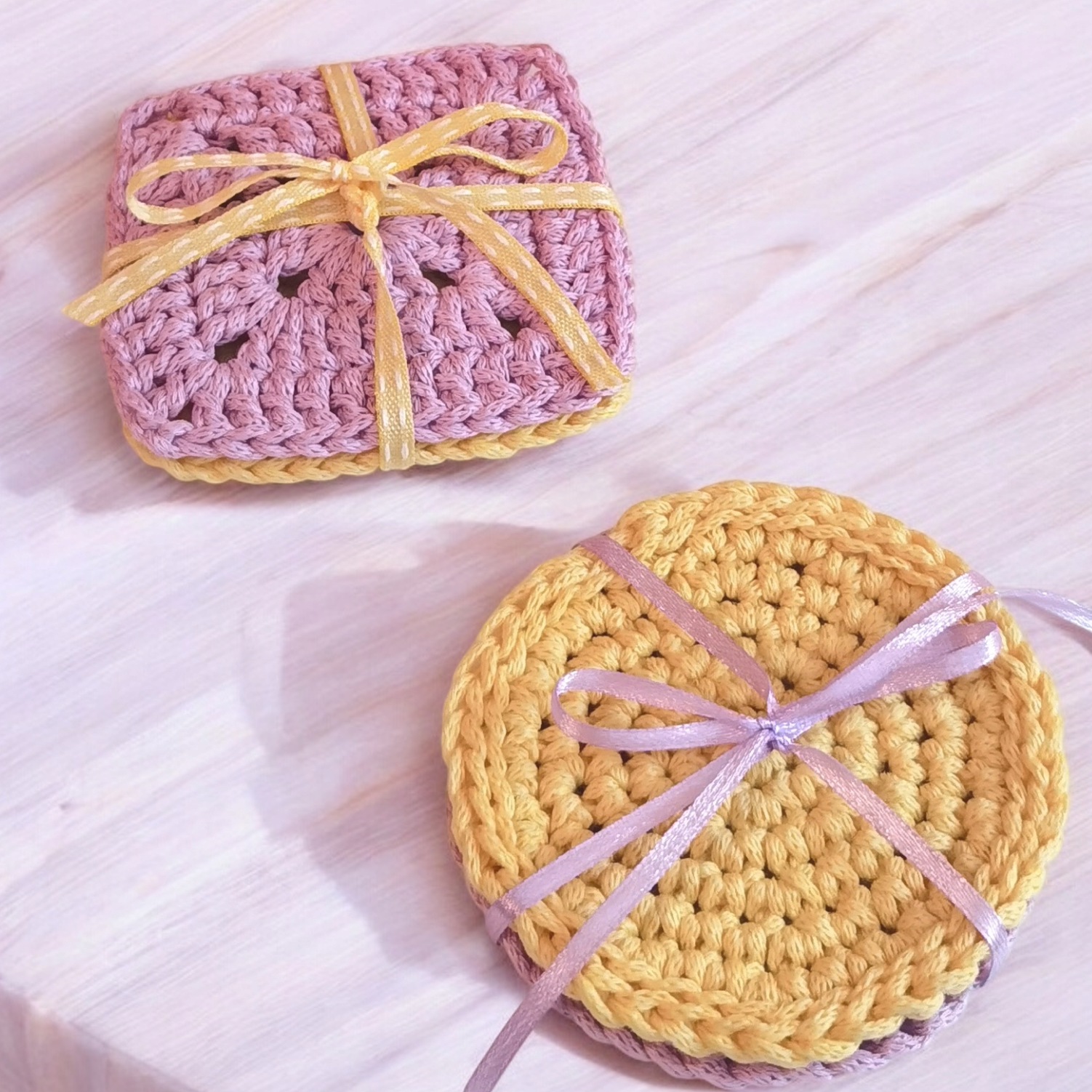 Σουβέρ granny square σε δυο χρώματα