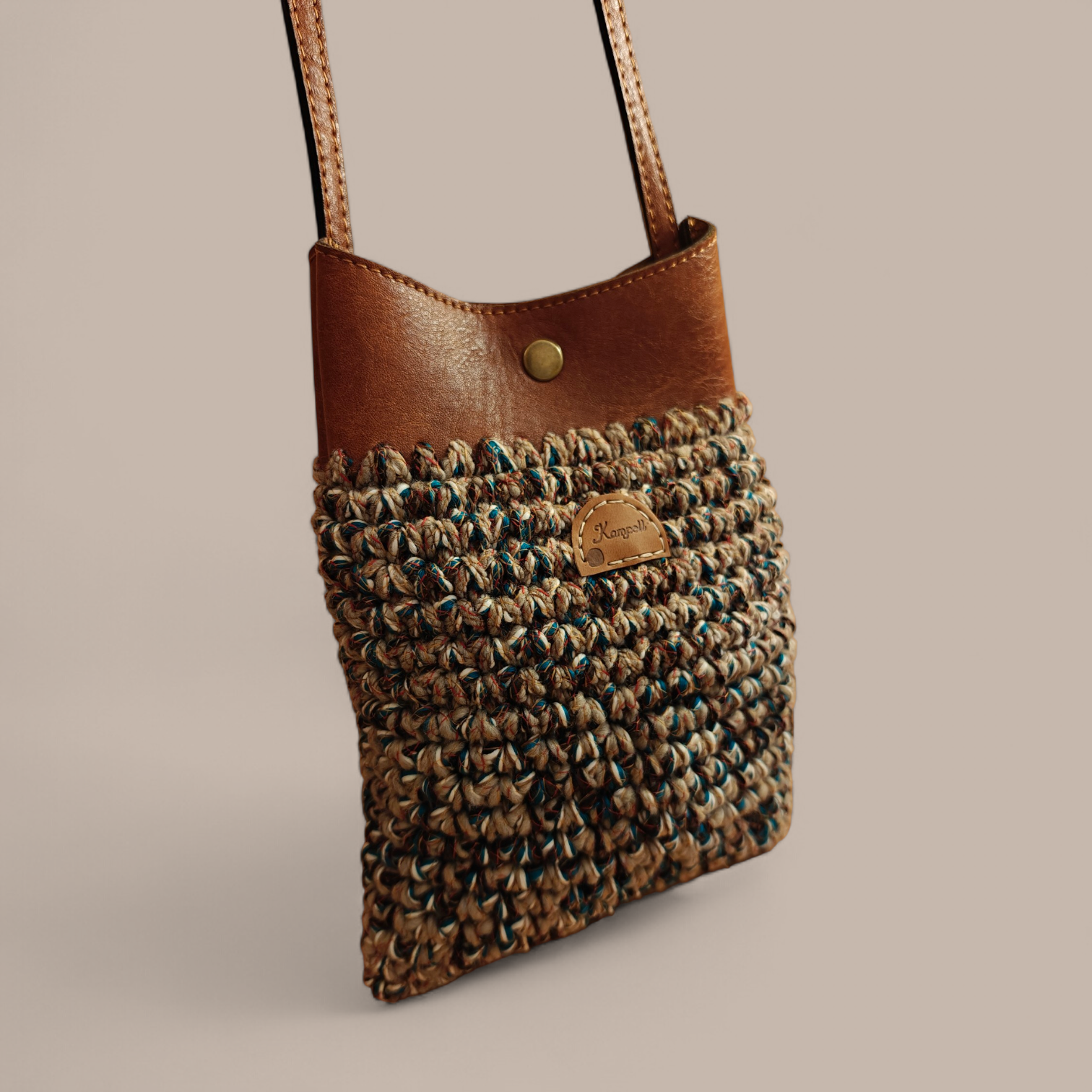 Πλεκτό τσαντάκι κινητού μπεζ-τυρκουάζ