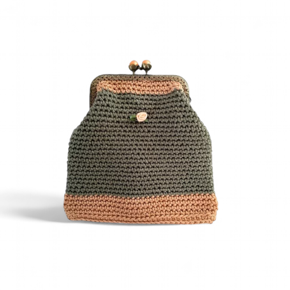 Λαδί - σομόν πορτοφολάκι κλικ κλακ με σομόν περλίτσες