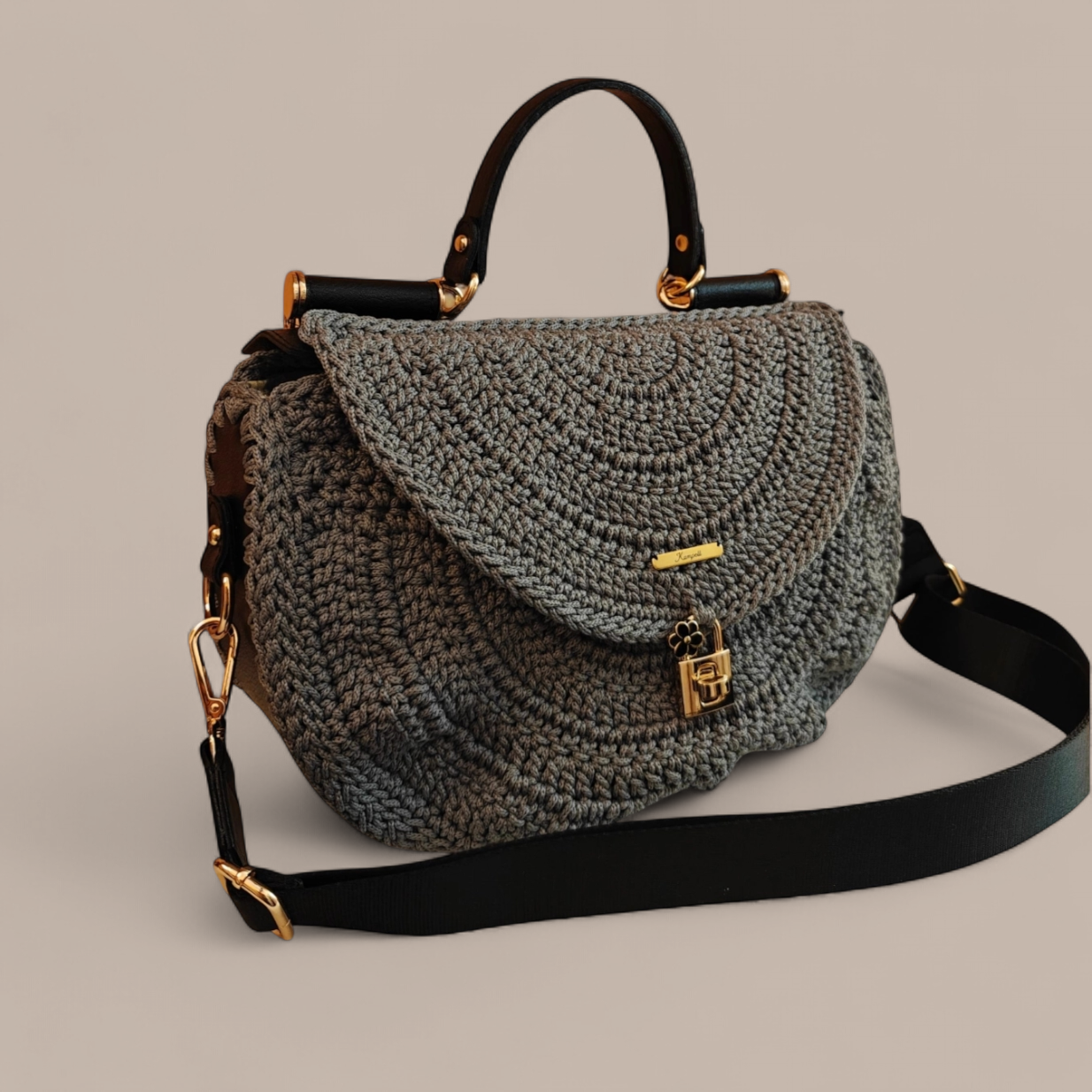 Custommade - Halfmoon τσάντα γκρί με πλεκτό καπάκι & ιμάντα