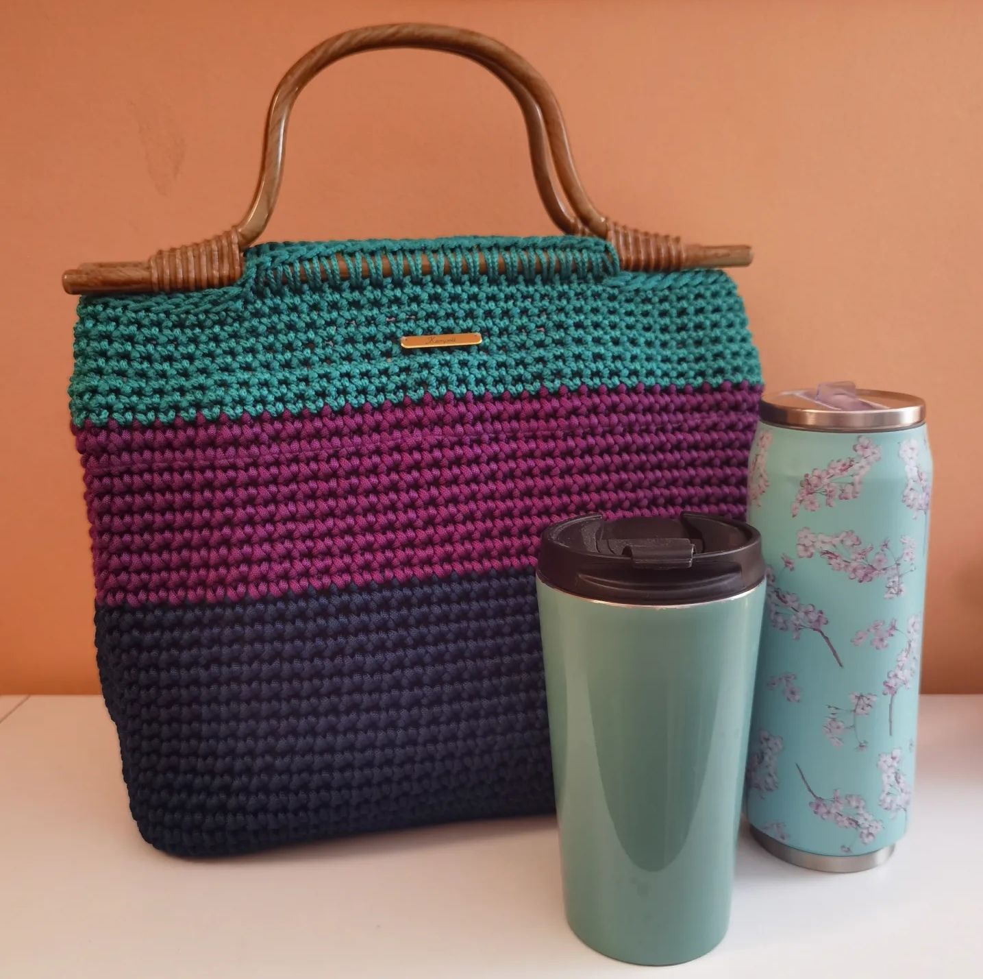 Custommade: Lunch bag πετρόλ - μωβ - σμαραγδί με εξωτερική τσέπη & ξύλινο πάτο Qrtos Creations