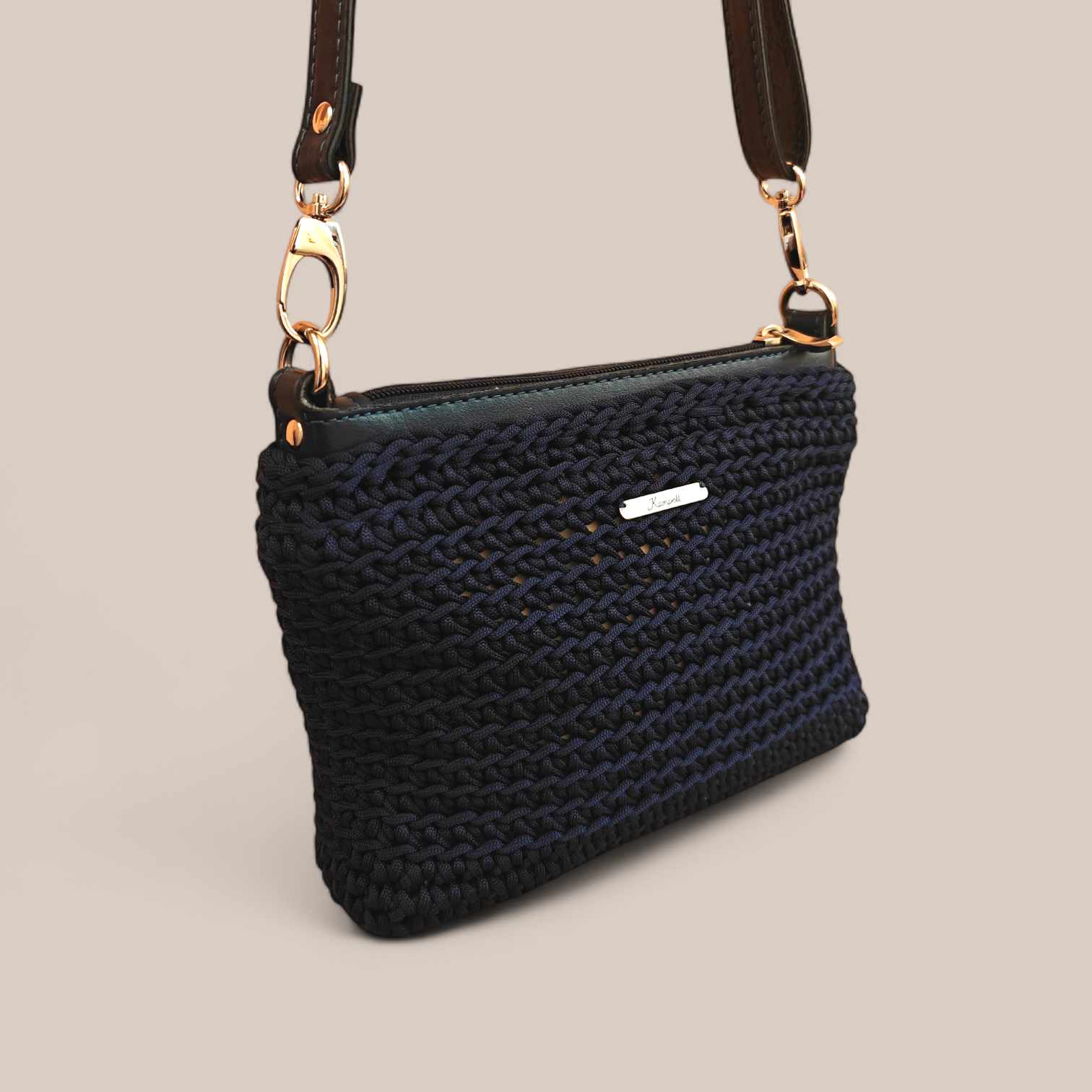 Μπλε τσαντάκι με δερμάτινο eco φερμουάρ